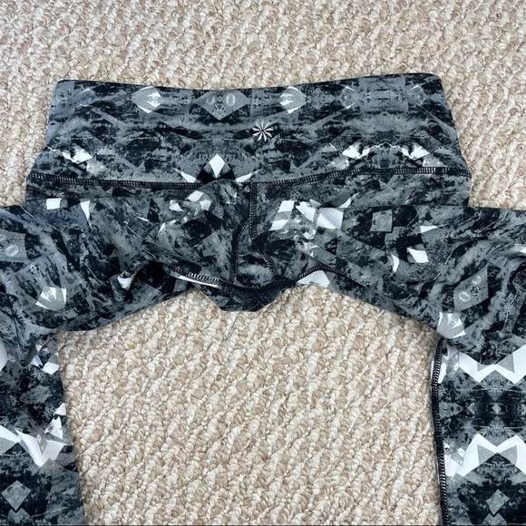 Athleta Women’s Cosmic Chaturanga Crop Leggings Activewear Yoga Pants Size Small - Picture 3 of 11